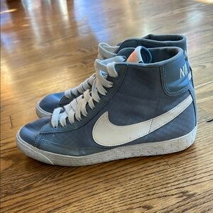 Nike Women's Blue Blazer High-Top Sneakers
